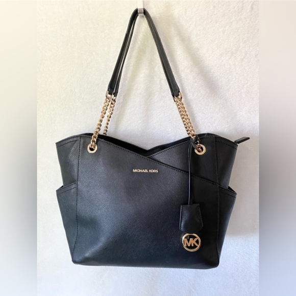 Michael Kors Handbags - Michael Kors EUC Large Jet Set Chain Tote